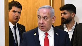 ראש הממשלה בנימין נתניהו וסנגורו עמית חדד, צילום: ראובן קסטרו/פול