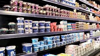 מוצרי חלב בסופרמרקט, צילום: shutterstock