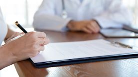 חתימה על חוזה, צילום: shutterstock