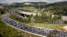 צעדת מחאה כנגד החלטת ראש הממשלה לפטר את רונן בר, צילום: פלאש 90/ יונתן זינדל