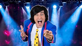 מני ממטרה, צילום: ניר עמוס, shutterstock