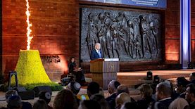 טקס יום הזיכרון לשואה ולגבורה ביד ושם, צילום: פלאש 90/ חיים גולדברג