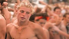 קשת קסרוטי שנרצח במסיבת הנובה, בכרזת הסרט "עוד נחזור לרקוד", צילום: SHAX PHOTOGRAPHY