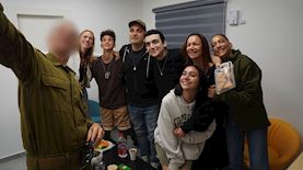 עידן אלכסנדר עם בני משפחתו, צילום: דובר צהל