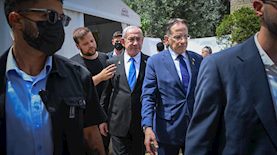 נתניהו עם טופז לוק וצחי ברוורמן, צילום: פלאש 90