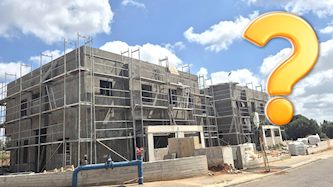 צמודי קרקע בבנייה, צילום: איציק יצחקי, shutterstock