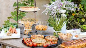 שולחן חג שבועות, צילום: shutterstock