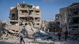 פגיעת טיל בבני ברק, צילום: פלאש 90/ חיים גולדברג