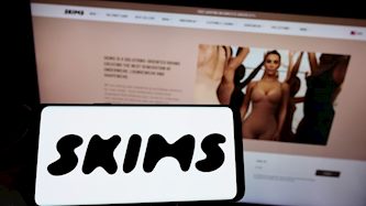 סקימס SKIMS, צילום: shutterstock