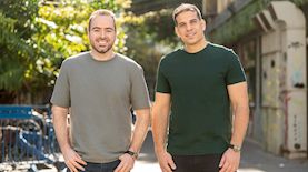 גולן קופיצ'ינסקי - סמנכ"ל המחקר והפיתוח, וגיא ליבוביץ - מנכ"ל החברה, צילום: שראל קרן