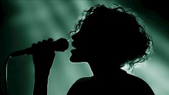 זמרת-אילוסטרציה AI