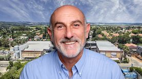 גיל חנניה, צילום: מועצה מקומית בנימינה גבעת עדה, זאב שטיין, מתוך אתר פיקיויקי