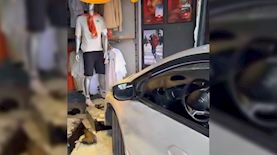 נהגת נכנסה בחנות בגדים, צילום: מתוך טלגרם עדכונים שוטפים צילום חוסאם מואסי