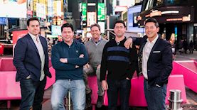 מייקל ווינג - נשיא VAST Data, רנן חלק - מייסד ומנכ"ל VAST Data, שחר פיינבליט -מייסד וסמנכ"ל הטכנולוגיות של VAST Data, אייברי פאם - סמנכ"ל תפעול ב-VAST Data וג'ף דנוורף – סמנכ"ל שיווק ב-VAST Data, צילום: ואסט דאטה