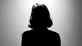 צללית אישה-אילוסטרציה AI