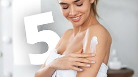 מריחת קרם גוף, צילום: shutterstock