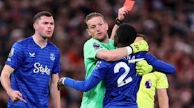 גאנה גיי מרביץ למייקל קין, צילום: getty images