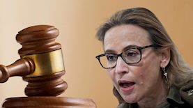 יפעת תומר ירושלמי, צילום: פלאש 90/ יונתן זינדל, shutterstock