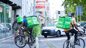 שליחי אובר איטס במילאנו, צילום: shutterstock