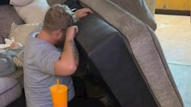 הפתעה בתוך הספה, צילום: מסך מטיקטוק