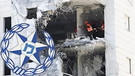 זירת פגיעת טיל בפתח תקווה, צילום: גילי יערי, פלאש 90