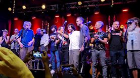 אביב מארק בהופעה, צילום: מתוך פייסבוק