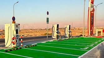 מתחם טעינה בכביש 90, צילום: אמישראגרין