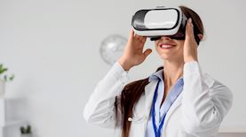 משקפיים חכמים בחדר הניתוח, צילום: Shutterstock