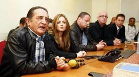 יוסי מימן (משמאל), יחד עם מיכל גרייבסקי, מנכ"ל משרד ראש הממשלה הראל לוקר, יו"ר דירקטוריון ערוץ 10 אבי בלשניקוב, ומנכ"ל הערוץ יואב הלדמן, שלשום בערב בישיבה (צילום: אלירן אביטל), צילום: צילום: אלירן אביטל